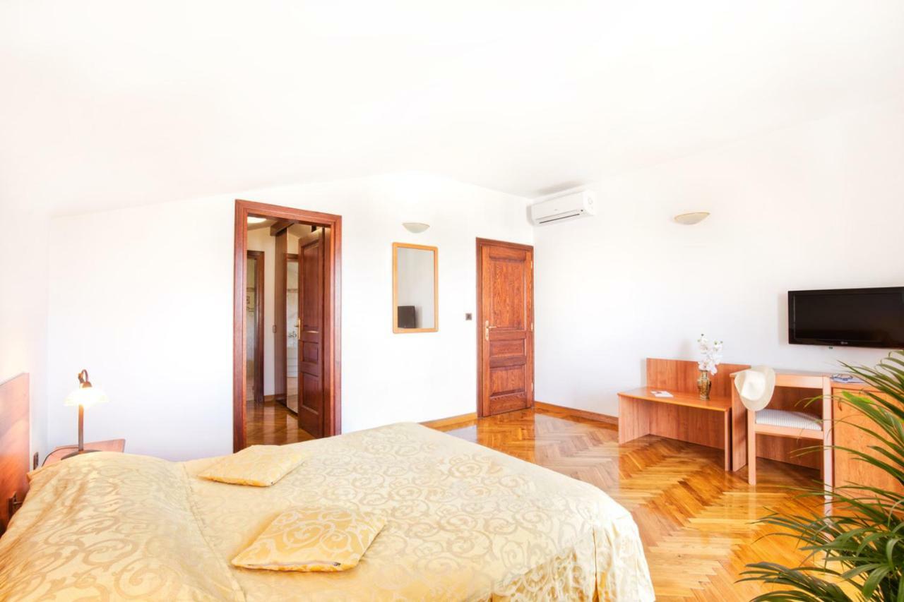 Villa Sveta Eufemija - Bed And Breakfast Rovinj Exterior photo